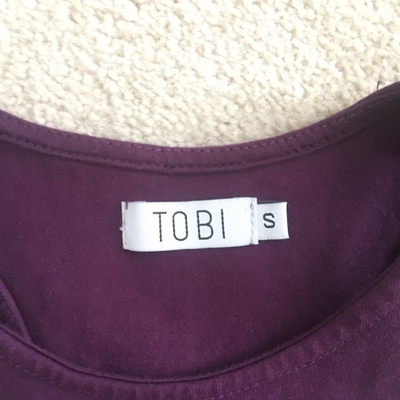 Tobi Racerback Crop Top - Picture 2 of 3
